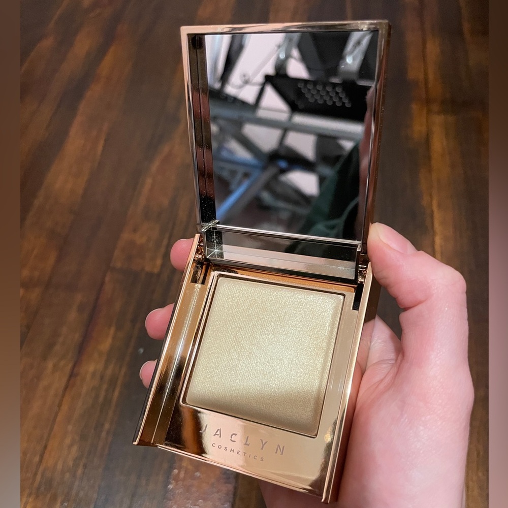 Jaclyn Cosmetics Sparks highlighter spark$